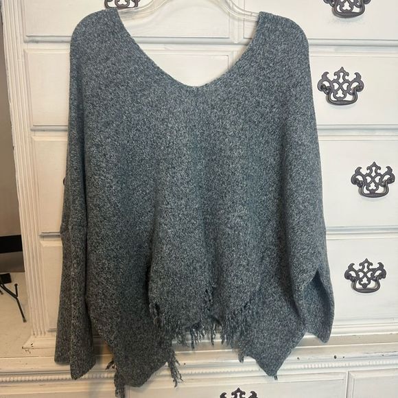 SHEIN Destroyed‎ Sweater NWOT - Picture 4 of 13